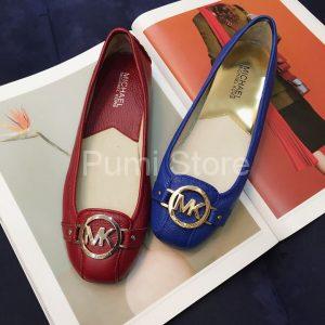 Phân biệt giày Michael Kors chính hãng với hàng fake