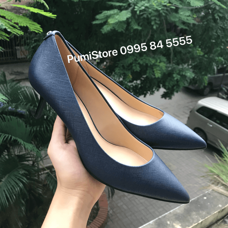 Giay Michael Kors Flex pump admiral