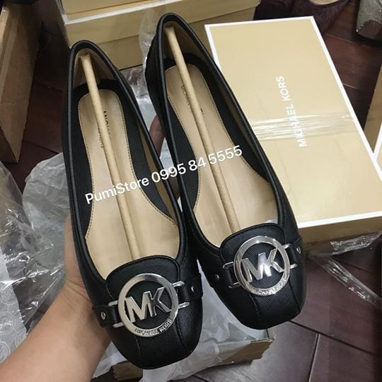 Giày Michael Kors Black tag bạc (đen khóa bạc)